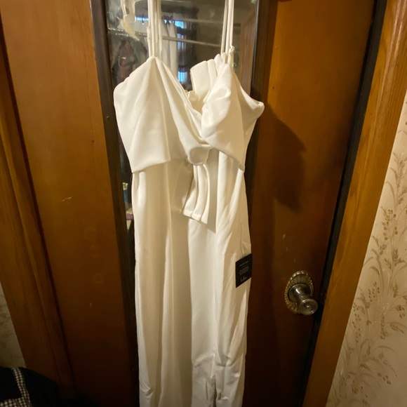 Lulus Dresses & Skirts - Lulu's White Spaghetti Strap Sundress NWT